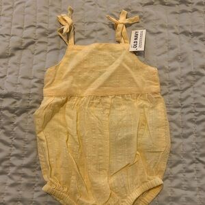Old Navy Baby Girl Yellow Bubble Romper with Bow Straps 6-12 months NWT
